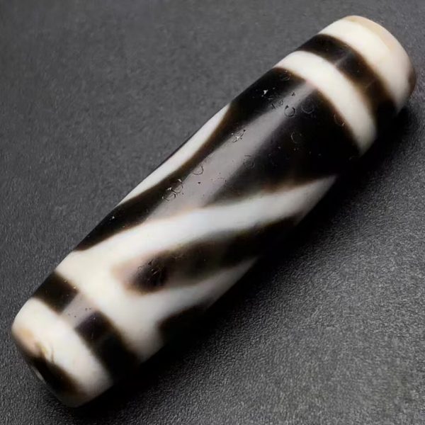 One-Eye Mountain-Backed Dzi Bead，41x9mm