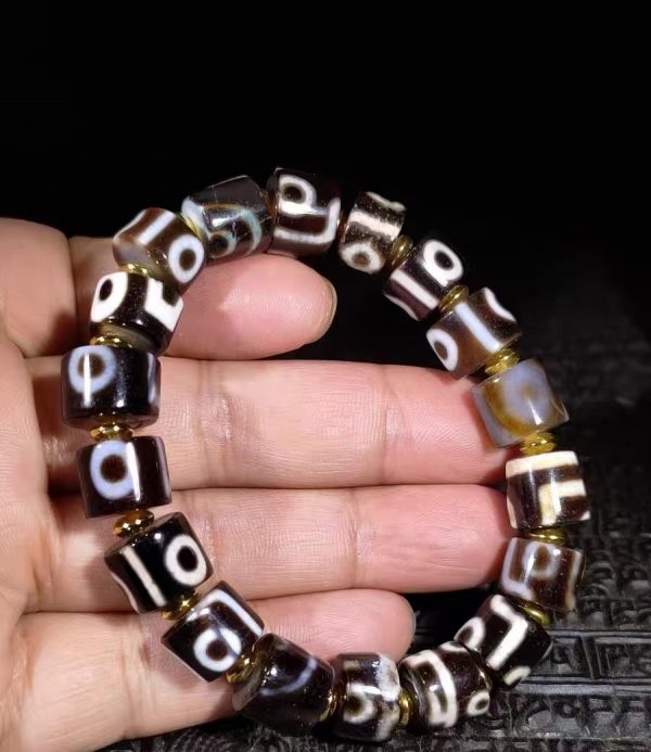 Dzi bead segments bracelet