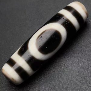 cdd112f10a5a77df58bbe02e1b30a2ee One-Eye Mountain-Backed Dzi Bead,41x9mm