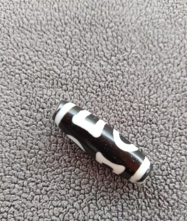 d3dbda3871f4a5d30154e49239e4ca61 Handmade Black and White Heaven-Earth Dzi Bead