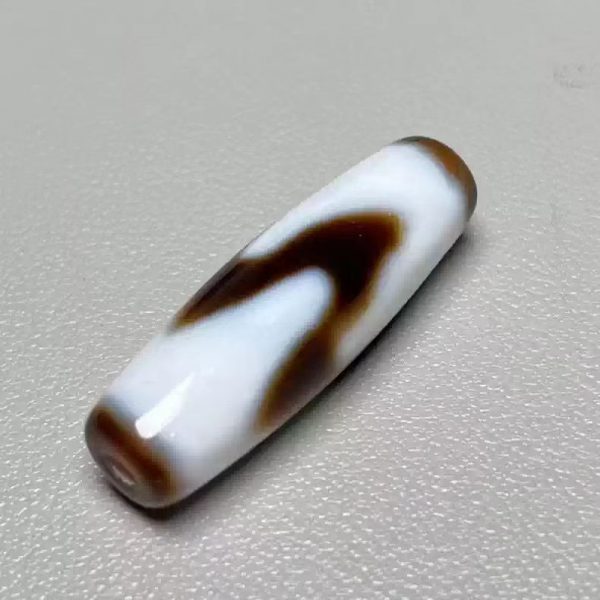 Tiger Tooth Dzi Bead. 38×12mm.