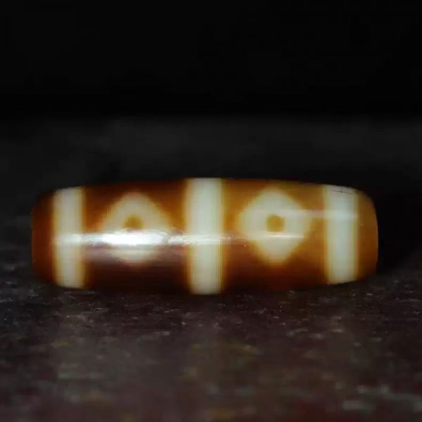 Six-eyed Dzi bead.38*12mm